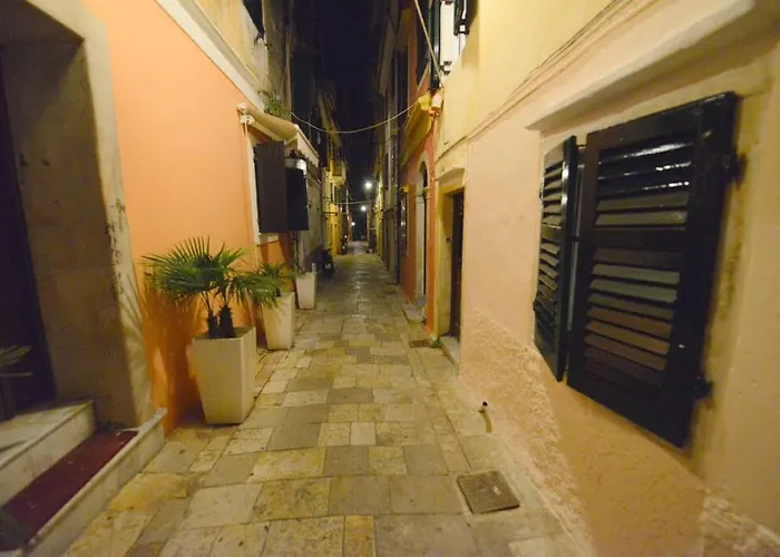 Cosy Little Modern-rustic In Corfu Center. Apartament *